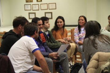 Carhué: exitosa charla sobre adolescencia y neurodiversidad Carhué: exitosa charla sobre adolescencia y neurodiversidad