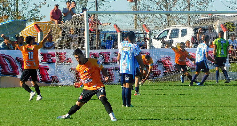 Deportivo fue superior a Tiro Federal y le ganó 3-0 Deportivo fue superior a Tiro Federal y le ganó 3-0