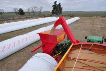 El Gobierno ratificó ante el campo que vuelven las retenciones y les pidió que liquiden ahora