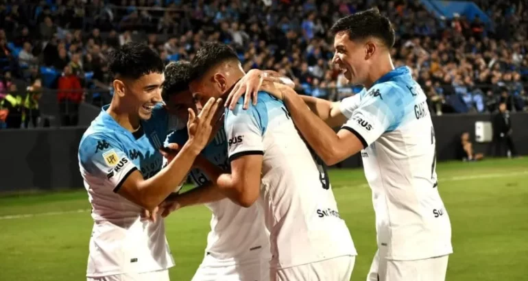 Racing goleó a Belgrano en Córdoba, pero no le alcanzó Racing goleó a Belgrano en Córdoba, pero no le alcanzó