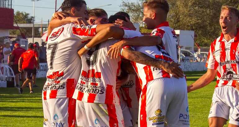 San Martín goleó a Comercio y es finalista del Apertura de la LRF San Martín goleó a Comercio y es finalista del Apertura de la LRF