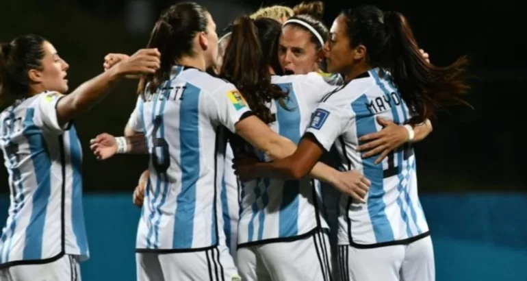 Escándalo: tres jugadoras renunciaron a la Selección argentina Escándalo: tres jugadoras renunciaron a la Selección argentina
