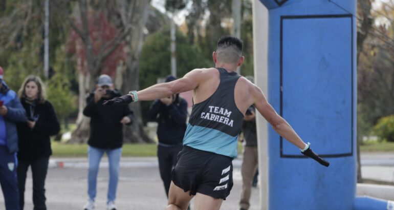 Cristian Cabrera y Maira Amigo ganaron los 5K del Maratón 6 Ciudades en Carhué Cristian Cabrera y Maira Amigo ganaron los 5K del Maratón 6 Ciudades en Carhué