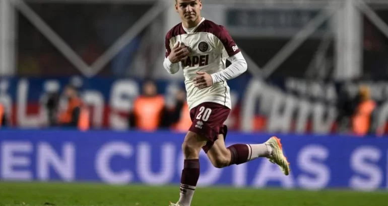 “Al fin llegó”: La alegría del carhuense Bruno Cabrera tras su debút en la Primera de Lanús “Al fin llegó”: La alegría del carhuense Bruno Cabrera tras su debút en la Primera de Lanús