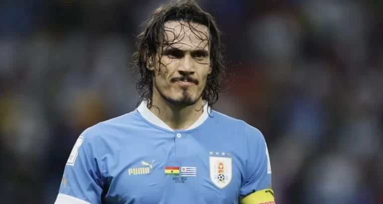 Cavani se retiró de la Selección de Uruguay: «Hoy quiero dedicarme a esta nueva etapa de mi carrera» Cavani se retiró de la Selección de Uruguay: «Hoy quiero dedicarme a esta nueva etapa de mi carrera»