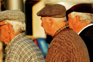 El Gobierno pagará un bono de $70.000 para jubilados y pensionados en agosto El Gobierno pagará un bono de $70.000 para jubilados y pensionados en agosto