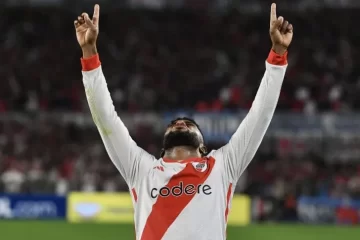 Con tres de Borja, River venció a Tigre y se sumó a la pelea