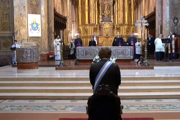 Reto a Milei en su primer Tedeum: la Iglesia criticó los aumentos de sueldo de funcionarios Reto a Milei en su primer Tedeum: la Iglesia criticó los aumentos de sueldo de funcionarios