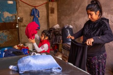 Cuatro de cada diez mujeres bonaerenses que crían solas a sus hijos no tienen trabajos formales