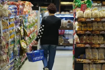 El consumo masivo cayó 3,2% en mayo, pese a la desaceleración de la inflación