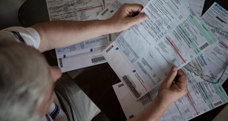 No pagaba la cuota alimentaria y la Justicia ordenó incluirsela en la factura de luz No pagaba la cuota alimentaria y la Justicia ordenó incluirsela en la factura de luz
