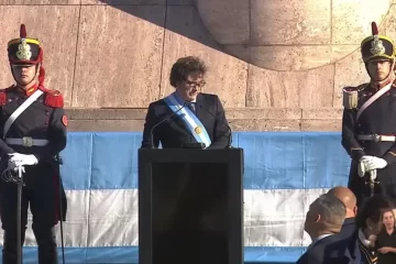 En Rosario, Milei convocó a firmar el Pacto de Mayo el 9 de Julio en Tucumán