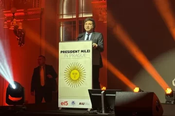 Milei en República Checa: «Si me sale bien, probablemente me den el Nobel de Economía»