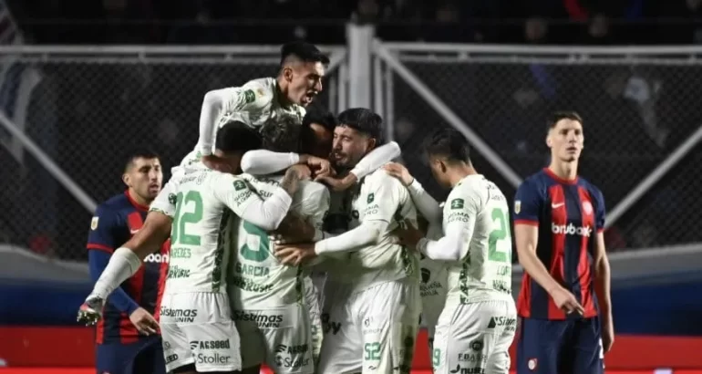 Sarmiento y Atlético Tucumán chocan en Junín con la mirada puesta en la permanencia Sarmiento y Atlético Tucumán chocan en Junín con la mirada puesta en la permanencia