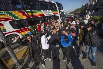 Suspendieron los viajes para egresados financiados por la Provincia