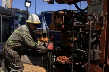 Huelga de petroleros por la restitución de Ganancias podría afectar el abastecimiento de nafta