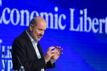 Sturzenegger en IDEA: «Se viene la “motosierra profunda”