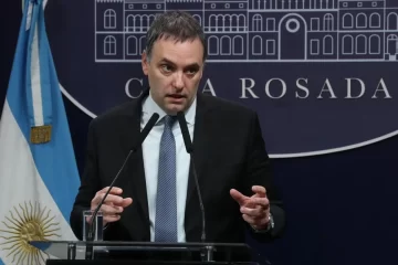 Adorni apuntó contra Kicillof: “El RIGI se hace por personajes como él”