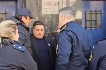 Concejal de La Matanza fue detenido en plena sesión por una causa relacionada a conocido narco Concejal de La Matanza fue detenido en plena sesión por una causa relacionada a conocido narco