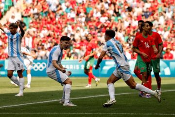 Argentina empató agónicamente con Marruecos en un final con suspenso e incidentes