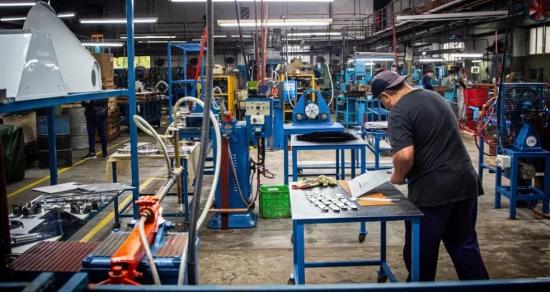 En medio de la caída en la producción y las ventas, Diputados recibirá a la UIA y a CAME En medio de la caída en la producción y las ventas, Diputados recibirá a la UIA y a CAME