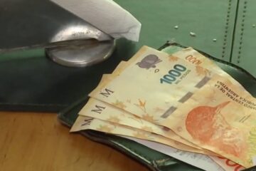 El Gobierno prepara una regulación para hacer obligatorias las propinas en bares y restaurantes