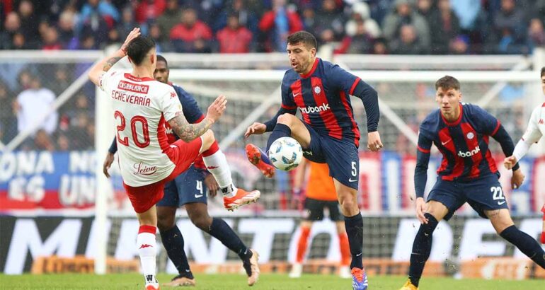 San Lorenzo no aprovechó el hombre de más y el clásico con Huracán terminó en cero San Lorenzo no aprovechó el hombre de más y el clásico con Huracán terminó en cero