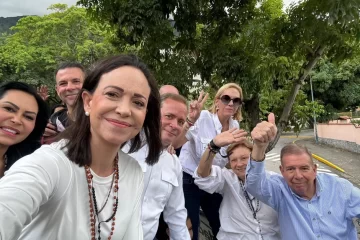 Machado y González Urrutia pasaron a la clandestinidad en medio de advertencias de Maduro