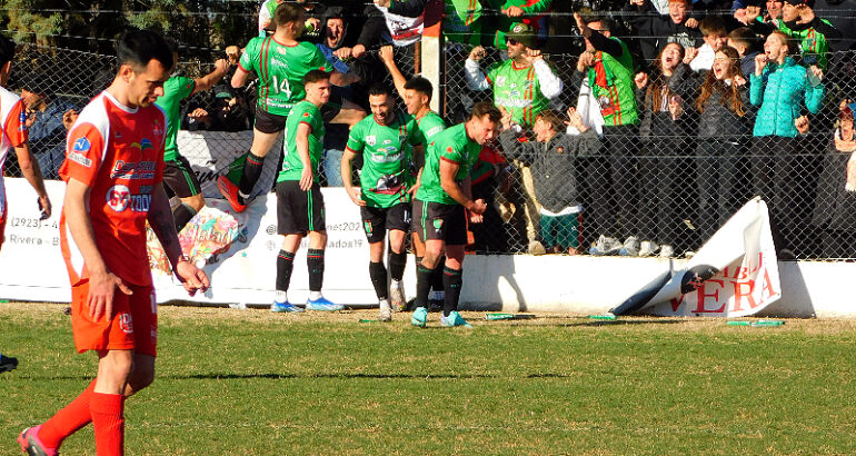 Independiente fue más que Deportivo y se quedó con el «Clásico» de Rivera Independiente fue más que Deportivo y se quedó con el «Clásico» de Rivera