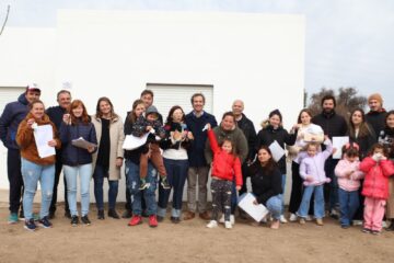 Ocho familias de San Miguel Arcángel ya tienen su vivienda propia Ocho familias de San Miguel Arcángel ya tienen su vivienda propia
