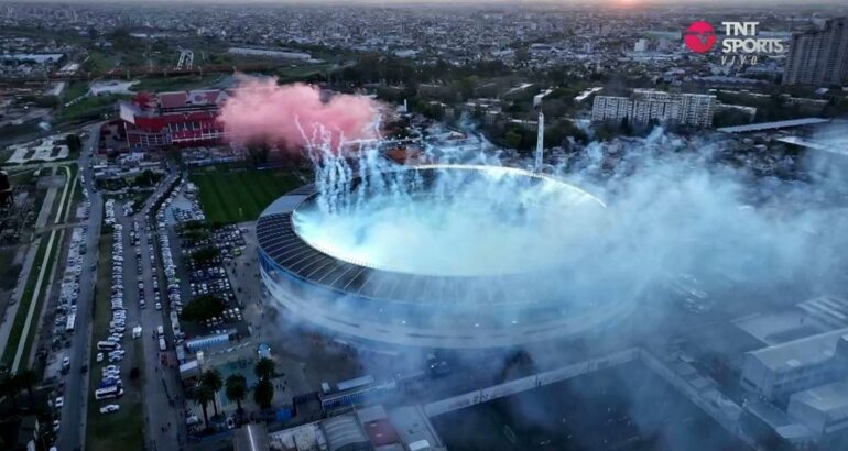 Racing e Independiente paralizan Avellaneda en una nueva edición del clásico Racing e Independiente paralizan Avellaneda en una nueva edición del clásico
