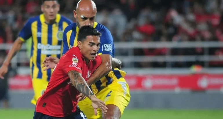 Rosario Central e Independiente juegan un duelo directo por la punta de la Zona B Rosario Central e Independiente juegan un duelo directo por la punta de la Zona B