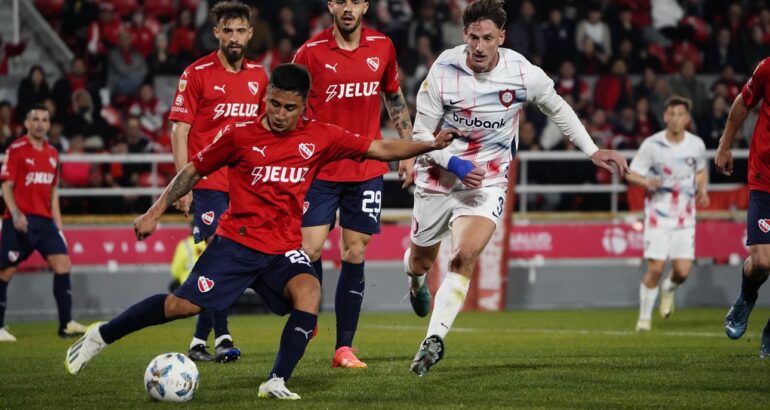 Sin Quinteros en el banco, Independiente recibe a San Lorenzo, que quedó acéfalo y sigue en crisis Sin Quinteros en el banco, Independiente recibe a San Lorenzo, que quedó acéfalo y sigue en crisis