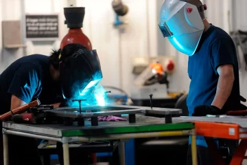 La industria pyme cayó 3,7% en noviembre y acumula una retracción del 13,6% en 11 meses