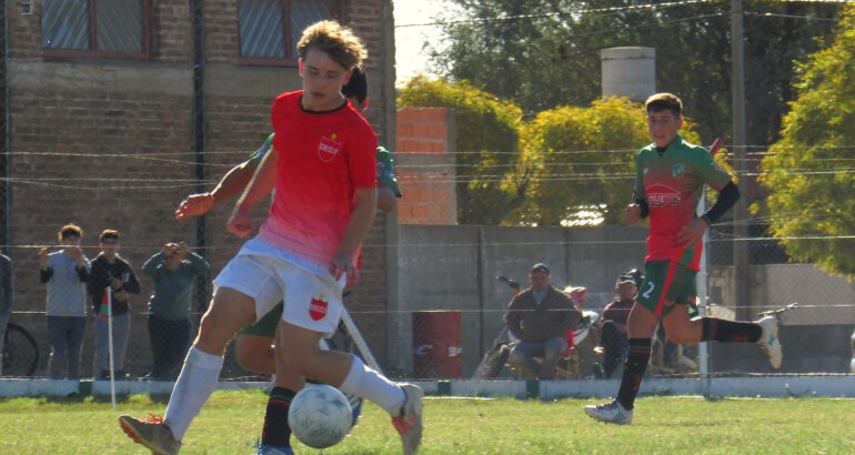 Deportivo e Independiente juegan los clásicos por el fútbol menor liguista Deportivo e Independiente juegan los clásicos por el fútbol menor liguista