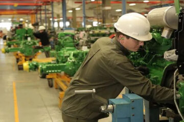 John Deere ejecuta despidos en Argentina y frena las paritarias en su planta