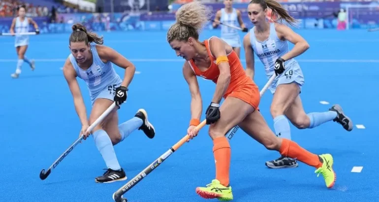 Las Leonas cayeron ante Países Bajos y jugarán por el bronce en los Olímpicos Las Leonas cayeron ante Países Bajos y jugarán por el bronce en los Olímpicos