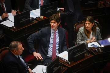 Lousteau le respondió a Milei: «Hay plata para todo, pero no hay 18 mil pesos para los jubilados»