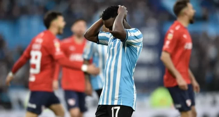 Independiente resistió con nueve, Racing no pudo y el clásico de Avellaneda terminó en cero Independiente resistió con nueve, Racing no pudo y el clásico de Avellaneda terminó en cero