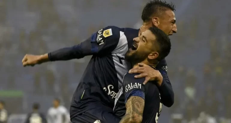 Vélez goleó a Independiente Rivadavia y se consolida en la cima de la Liga Vélez goleó a Independiente Rivadavia y se consolida en la cima de la Liga