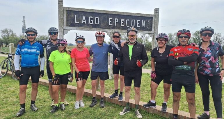 Ciclistas de la región unieron Espartillar, Carhué y Epecuén en emocionante travesía Ciclistas de la región unieron Espartillar, Carhué y Epecuén en emocionante travesía