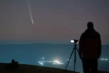 El «Cometa del Siglo» atraviesa el cielo argentino y así se vio en Villa Ventana