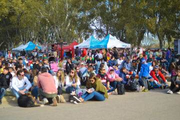 Carhué celebra la llegada de la primavera en el Frente Costero Carhué celebra la llegada de la primavera en el Frente Costero