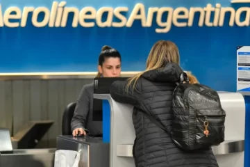 En abril hubo más argentinos que salieron del país que extranjeros que llegaron