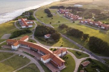 El Gobierno licita dos de los hoteles de turismo social de Chapadmalal El Gobierno licita dos de los hoteles de turismo social de Chapadmalal