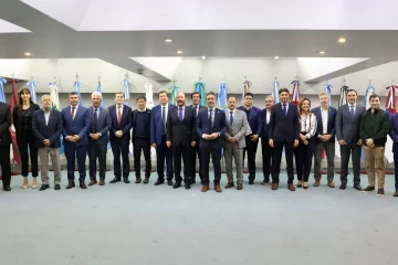 Los 23 gobernadores presentaron un documento con críticas y pedidos a Milei