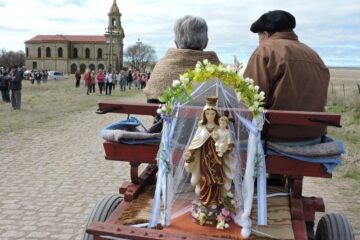 López Lecube: llega la tradicional cabalgata hacia la catedral