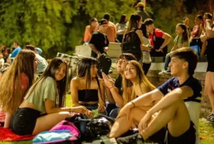 Rivera recibe la primavera con música y feria de Emprendedores y Artesanos en Plaza San Martín Rivera recibe la primavera con música y feria de Emprendedores y Artesanos en Plaza San Martín