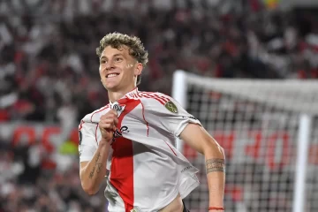 Instituto recibe a un River que busca encaminar su rumbo