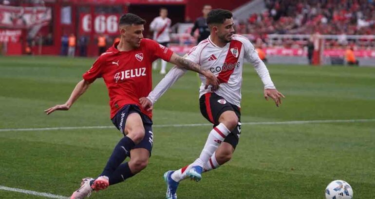 Independiente recibe a River en busca de un triunfo que corte la mala racha Independiente recibe a River en busca de un triunfo que corte la mala racha